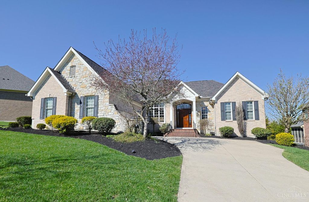 10263 Ryans Way, Blue Ash, OH 45241