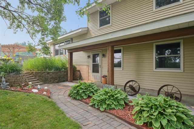 1200 301st Avenue NW, Isanti, MN 55040