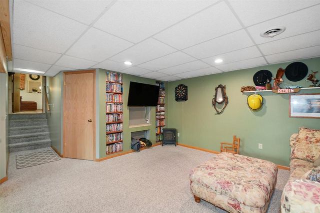 1200 301st Avenue NW, Isanti, MN 55040