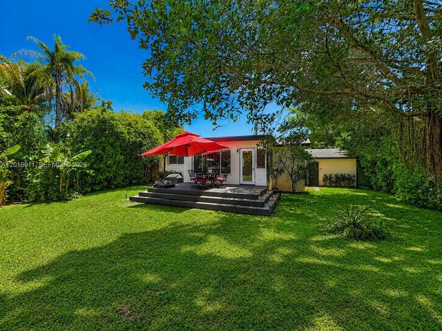 351 NE 117th St, Miami, FL 33161