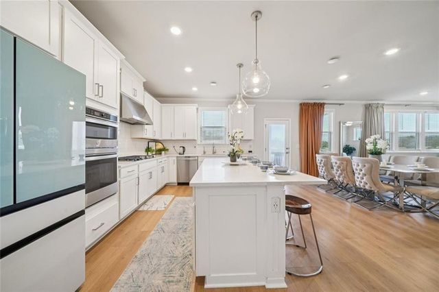 8540 Stratford Oaks Avenue, Ball Ground, GA 30107