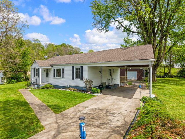 8215 Lebanon Road, Danville, KY 40422