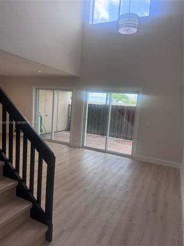 6532 NW 170th Ter, Hialeah, FL 33015