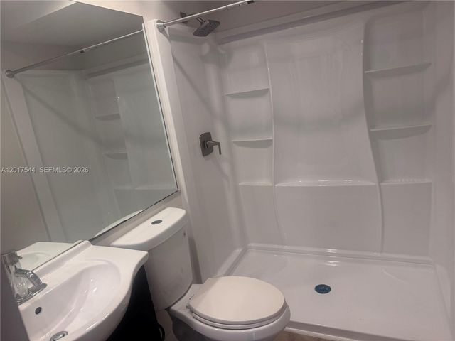 6532 NW 170th Ter, Hialeah, FL 33015