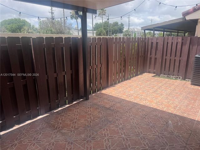 6532 NW 170th Ter, Hialeah, FL 33015