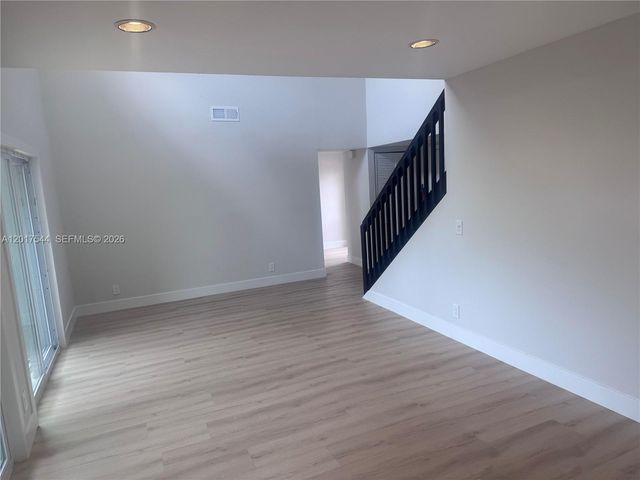 6532 NW 170th Ter, Hialeah, FL 33015