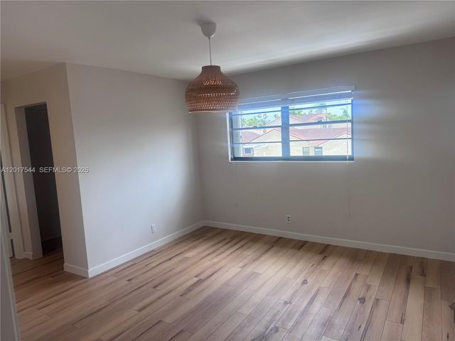 6532 NW 170th Ter, Hialeah, FL 33015