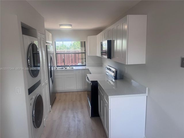 6532 NW 170th Ter, Hialeah, FL 33015