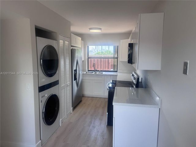 6532 NW 170th Ter, Hialeah, FL 33015