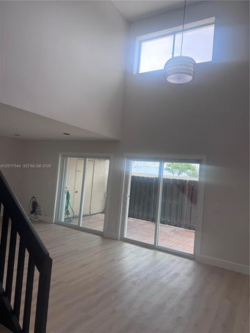 6532 NW 170th Ter, Hialeah, FL 33015