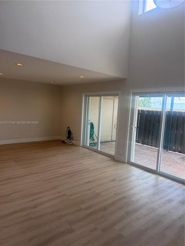 6532 NW 170th Ter, Hialeah, FL 33015