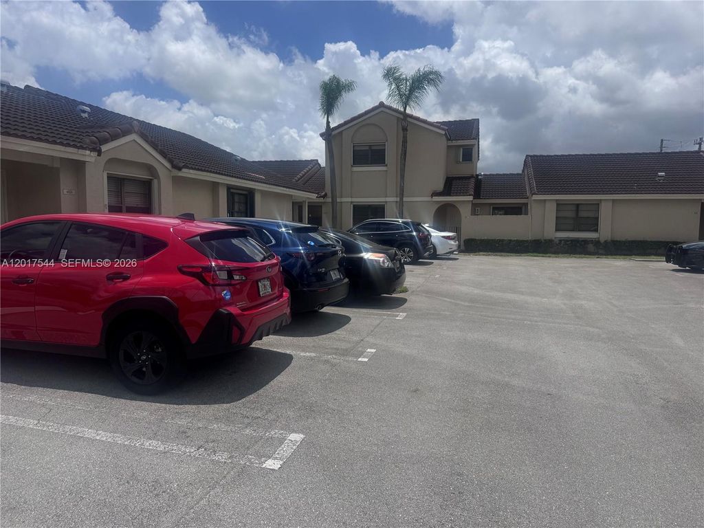 6532 NW 170th Ter, Hialeah, FL 33015