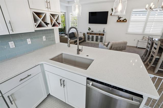 1155 VICTORIA HILLS DRIVE N, Deland, FL 32724