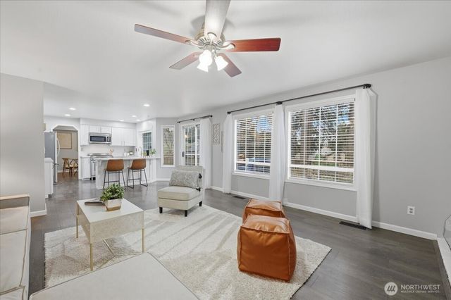 13802 60th Avenue W, Edmonds, WA 98026