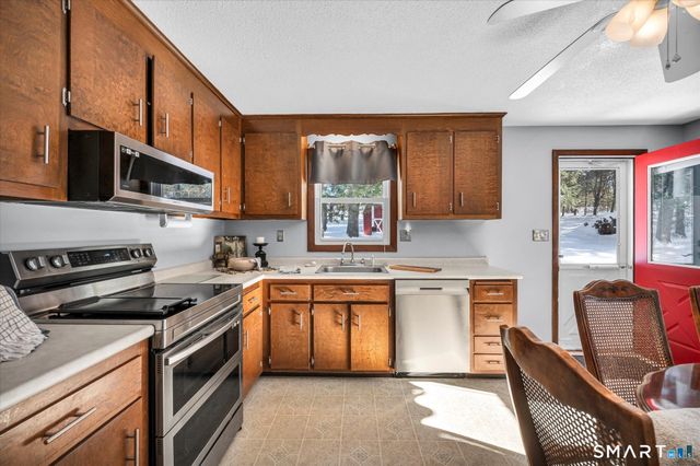 10 Highland Avenue, East Haddam, CT 06469