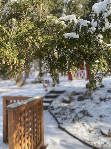 10 Highland Avenue, East Haddam, CT 06469