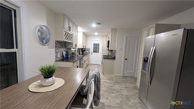 20 W Nugent Avenue, Temple, TX 76501