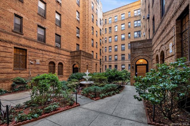 83-44 Lefferts Boulevard 6C, Kew Gardens, NY 11415