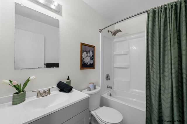 5005 GRIFFITH AVE, Cheyenne, WY 82009