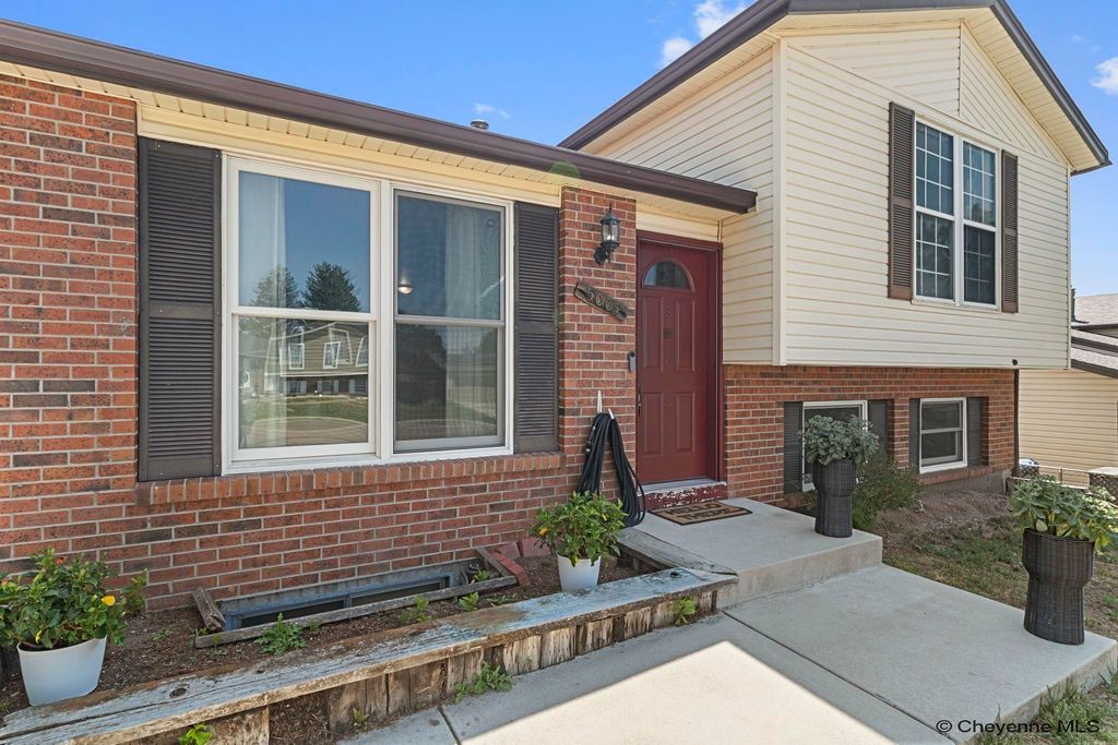 5005 GRIFFITH AVE, Cheyenne, WY 82009