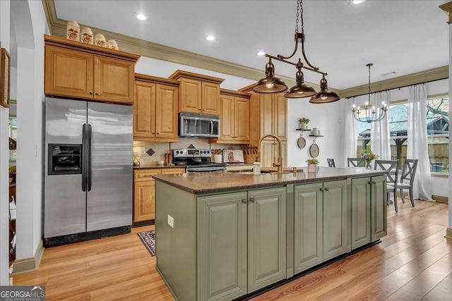 200 Greythorne Drive, Kathleen, GA 31047