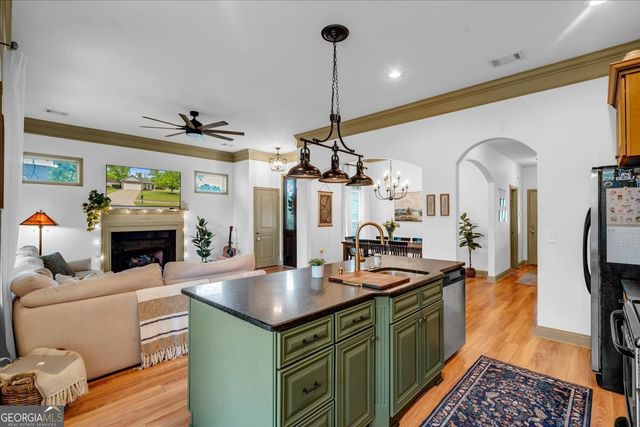 200 Greythorne Drive, Kathleen, GA 31047