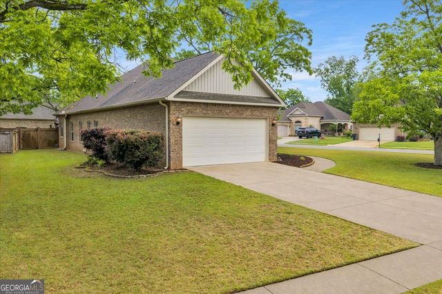 200 Greythorne Drive, Kathleen, GA 31047