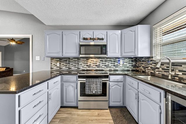 10905 E County Rd 107, Midland, TX 79706