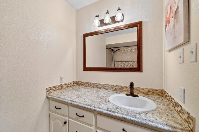 10905 E County Rd 107, Midland, TX 79706