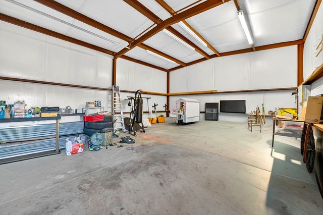 10905 E County Rd 107, Midland, TX 79706