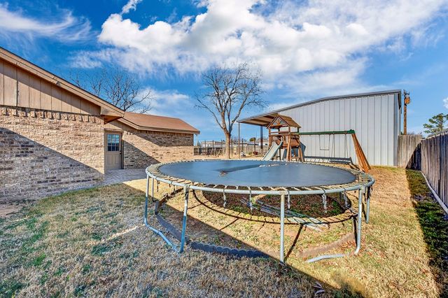 10905 E County Rd 107, Midland, TX 79706