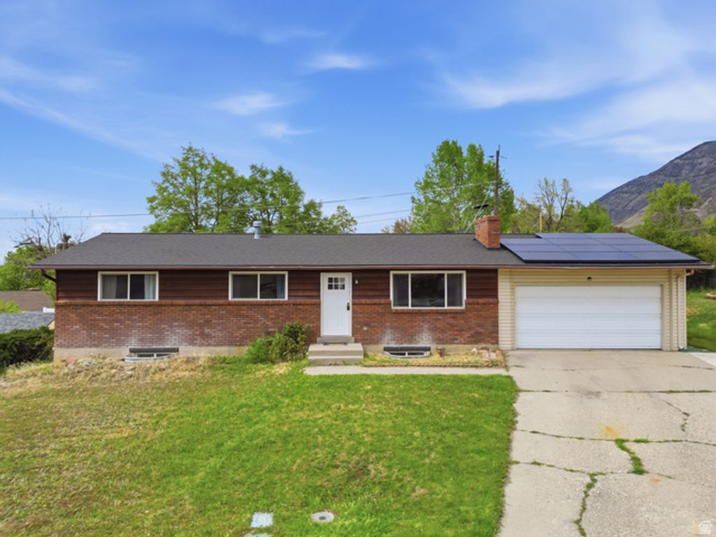 Image 1 of property listing at 1285 MOHICAN CIR, Pleasant Grove, UT 84062