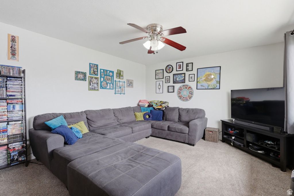 Image 3 of property listing at 1285 MOHICAN CIR, Pleasant Grove, UT 84062