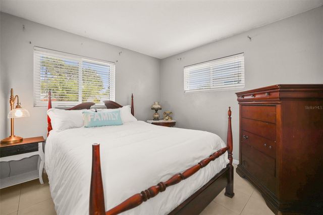 1218 LAZY LAKE ROAD E, Dunedin, FL 34698