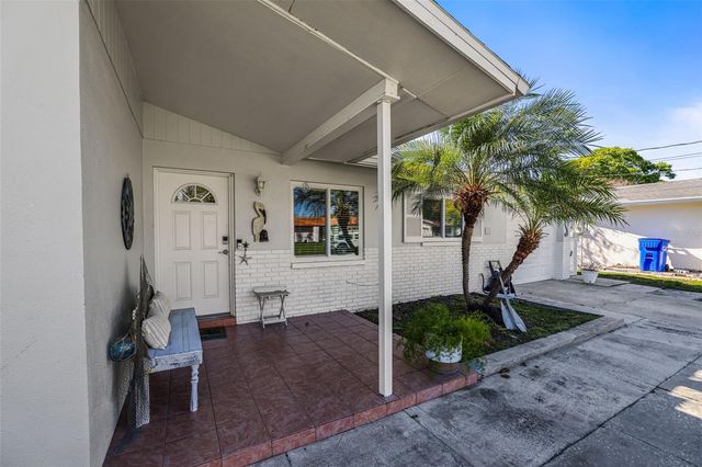 1218 LAZY LAKE ROAD E, Dunedin, FL 34698