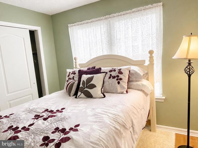 526 TRINIDAD BLVD, Williamstown, NJ 08094