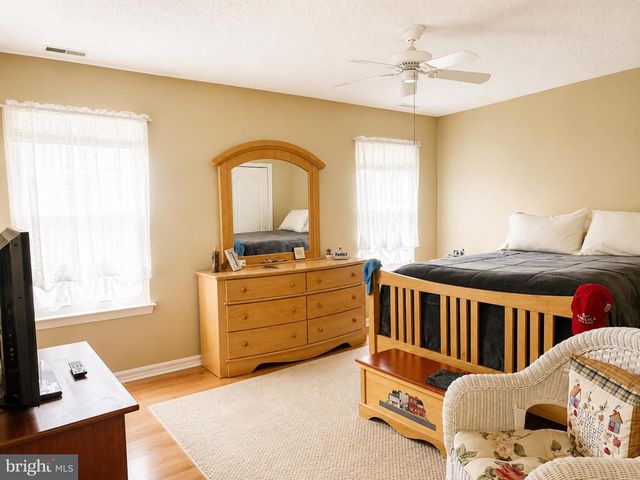 526 TRINIDAD BLVD, Williamstown, NJ 08094