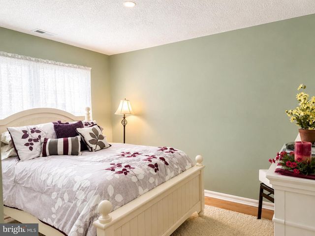526 TRINIDAD BLVD, Williamstown, NJ 08094