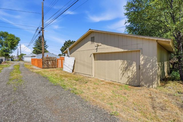 3014 E Ermina Ave, Spokane, WA 99207
