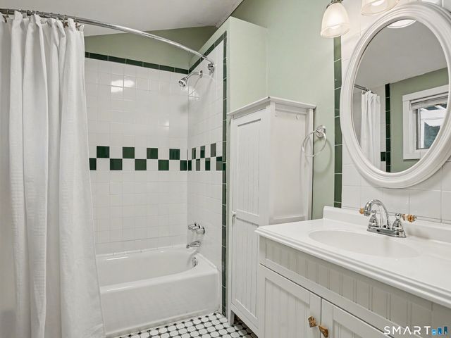 44 Wood Avenue, Milford, CT 06460