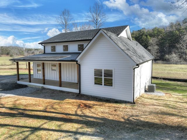 584 Brannon Nix Road, Young Harris, GA 30582