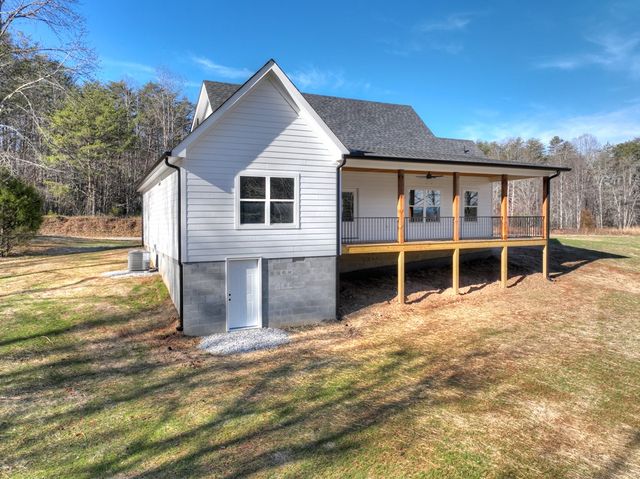 584 Brannon Nix Road, Young Harris, GA 30582