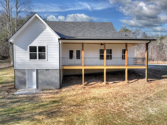 584 Brannon Nix Road, Young Harris, GA 30582