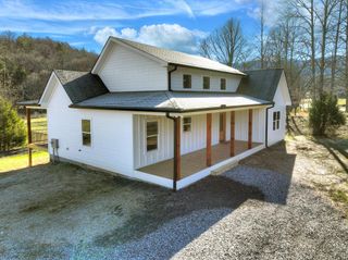 584 Brannon Nix Road, Young Harris, GA 30582