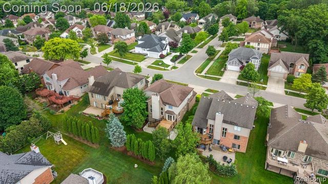 1043 River Mist Drive, Rochester, MI 48307