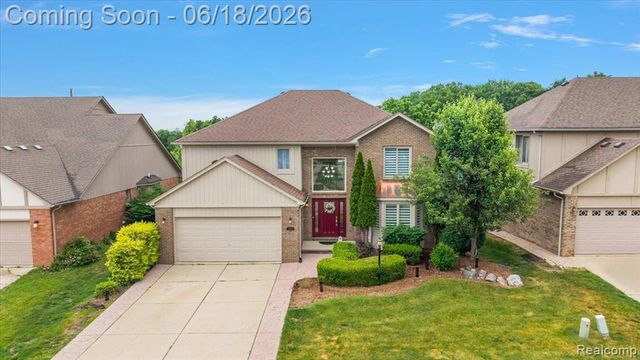 1043 River Mist Drive, Rochester, MI 48307