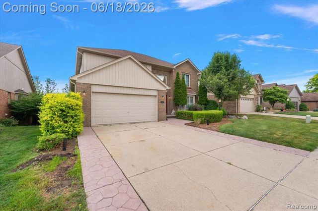 1043 River Mist Drive, Rochester, MI 48307