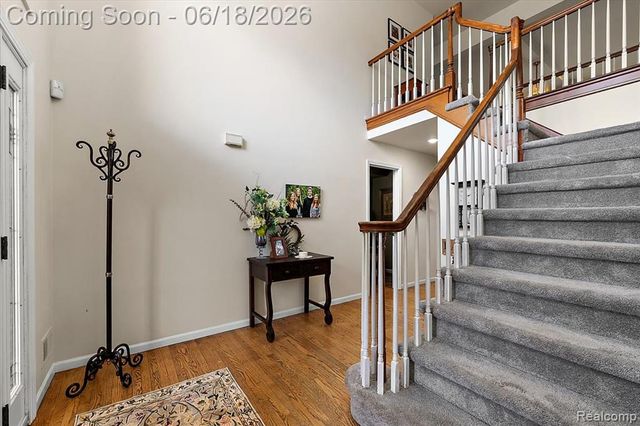 1043 River Mist Drive, Rochester, MI 48307