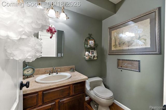 1043 River Mist Drive, Rochester, MI 48307