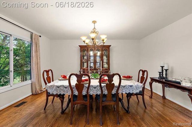 1043 River Mist Drive, Rochester, MI 48307